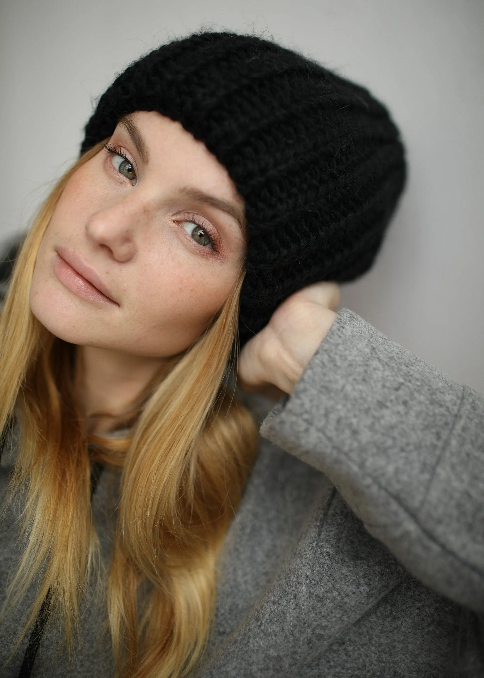 Oversized Double-Layer Wool Hat in Black