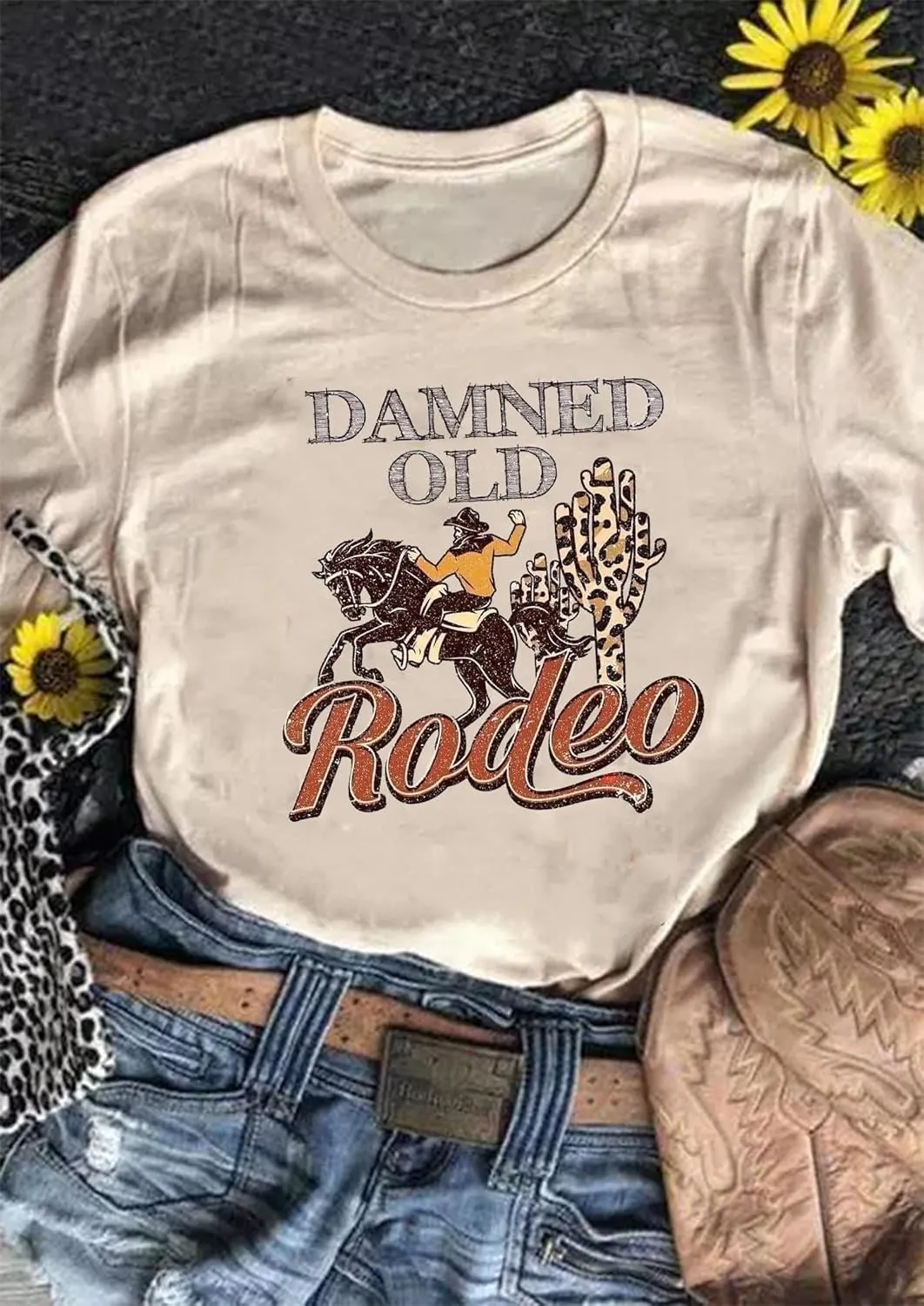 Retro Steer Skull Western T-Shirts for Women Cowboy Vintage Graphic Tees Country Concert Shirt Western Retro Shirt