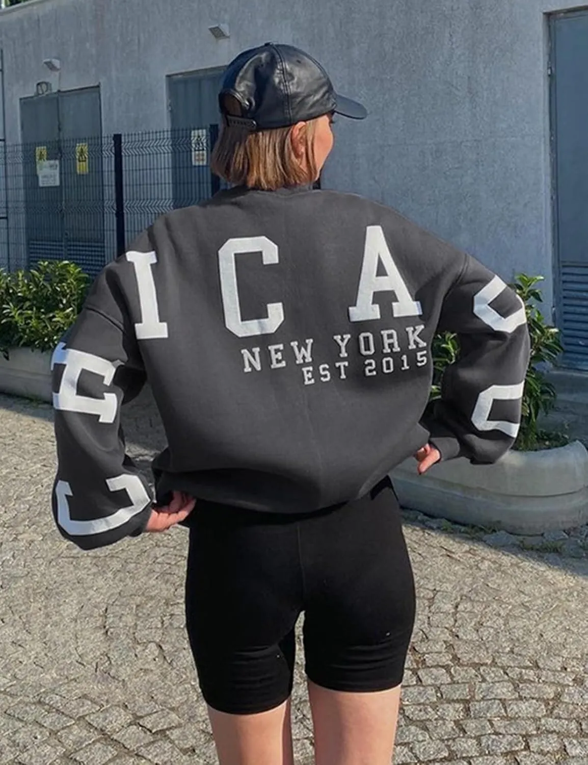 Womens Graphic Sweatshirt Y2K Oversize Letter Chicago Graphic Print Sweatshirt Drop Shoulder Crewneck Pullover Tops